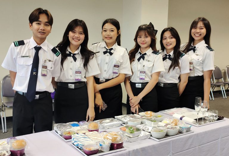 THAI Catering welcomes undergraduates from Dhurakij Pundit University